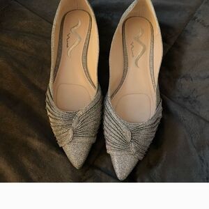 Nina "Kielyn" Silver Shimmering Glitter Flats Size 7.5